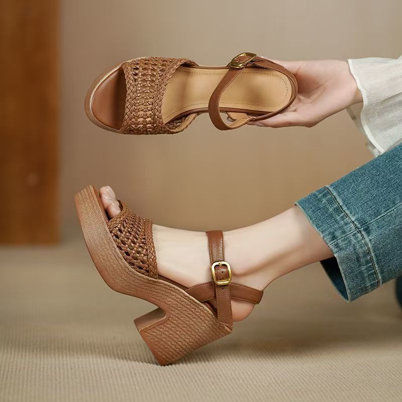 Chunky Sneaker Platform - Elegant Women's Braided รองเท้าส้นสูงรองเท้าแตะ 2025 ฤดูร้อน
