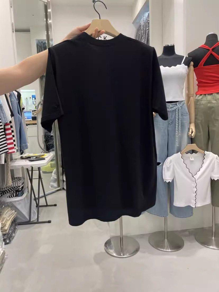 เสื้อยืดกราฟิกผู้หญิงลาย New Y - Street Fashion New York 2026 บทวิจารณ์และราคา
