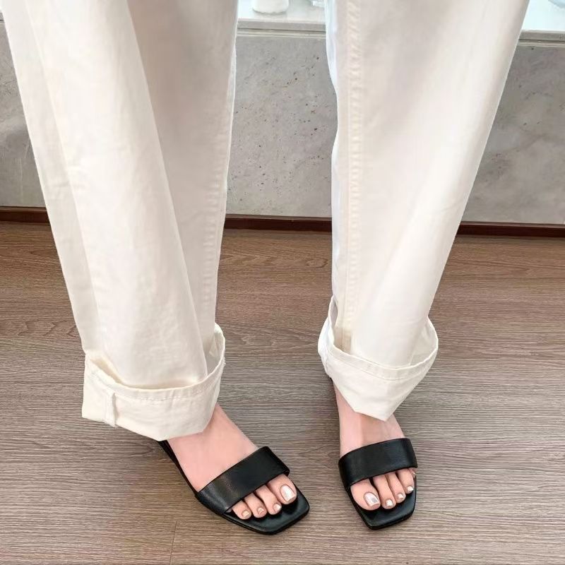 ฤดูร้อนปี 2026 ผู้หญิงสวมรองเท - Street Fashion Look บทวิจารณ์และราคา