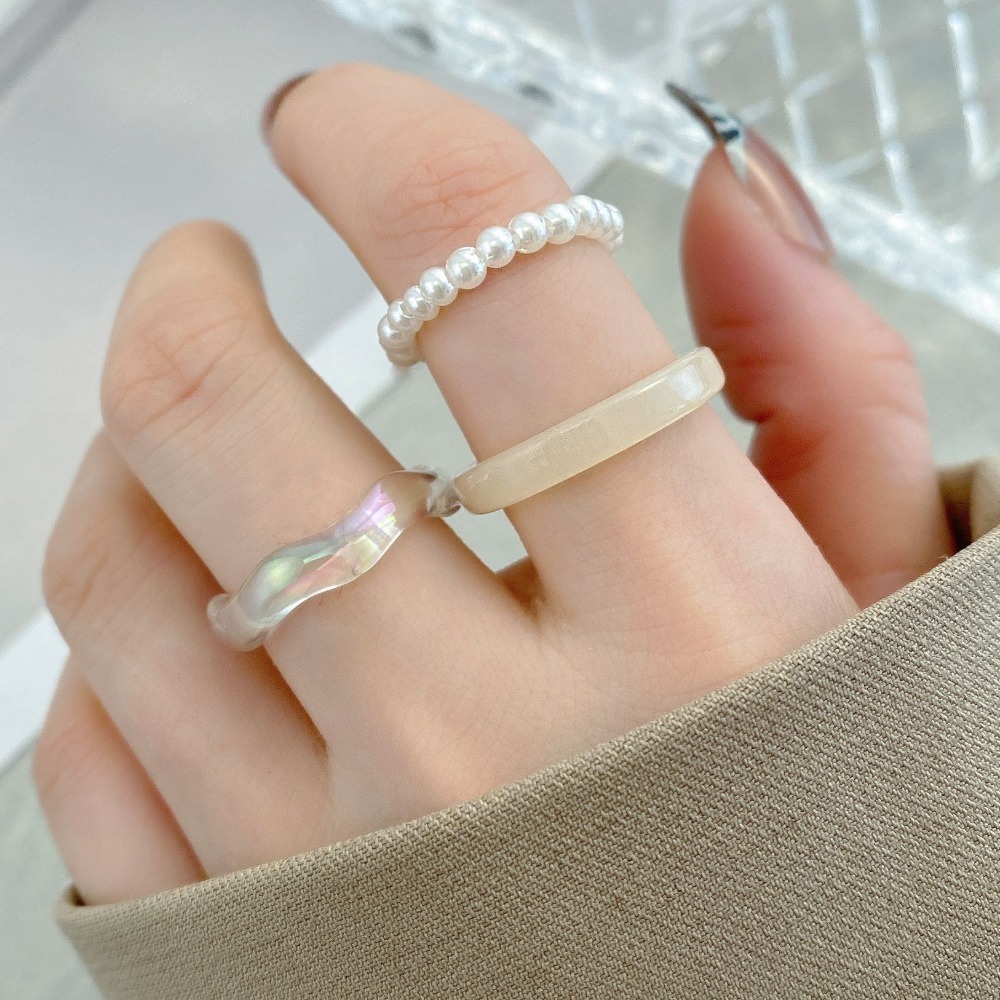 อะคริลิค มินิมอลลิสต์ แอคเซสเซ - Street Fashion Essentials บทวิจารณ์และราคา